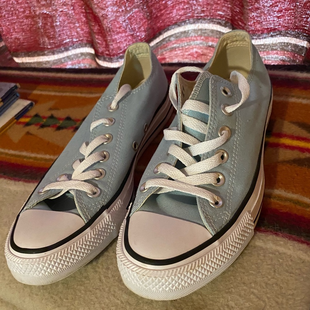 Low top light blue converse